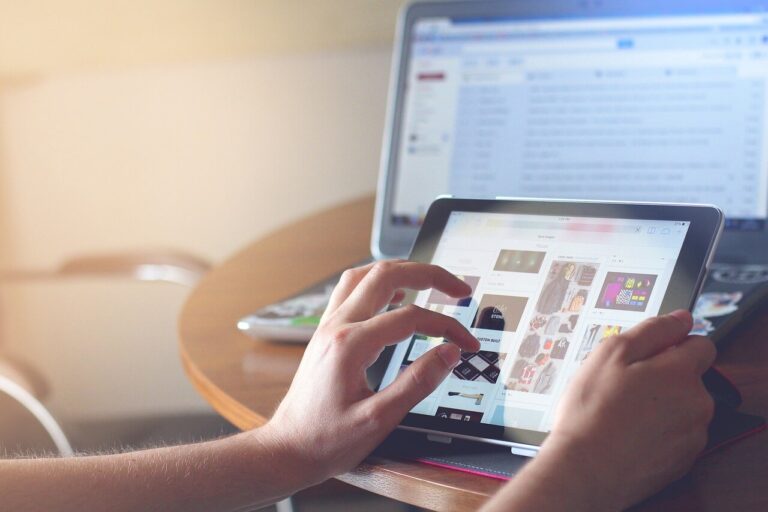 Tendințe emergente în Fintech: Transformarea peisajului financiar